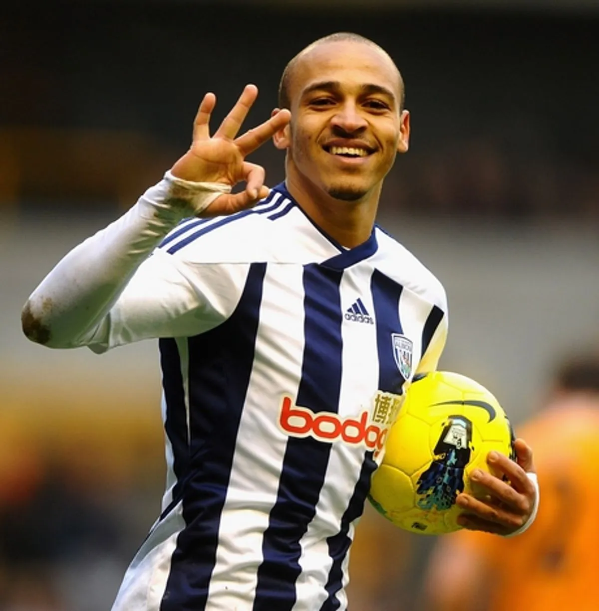 Peter Odemwingie responds to West Brom trolling, club react by winding up rivals Wolves instead - Mirror Online