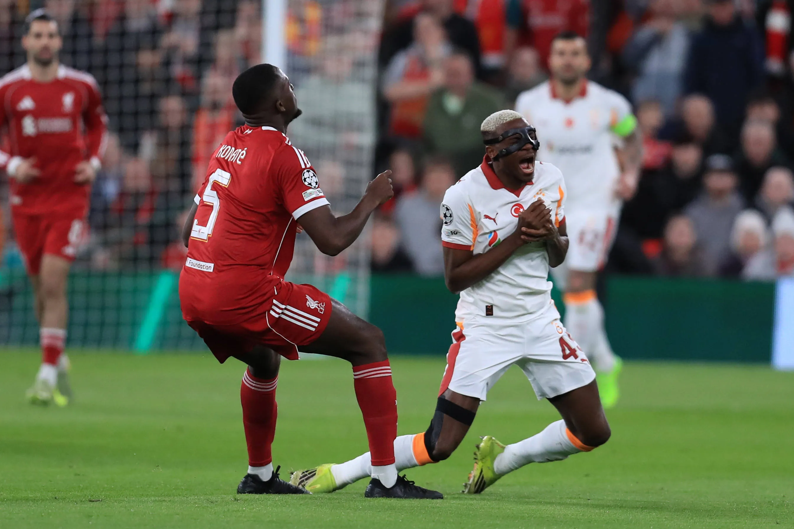  Ibrahima Konate of Liverpool and Victor Osimhen of Galatasaray collide 