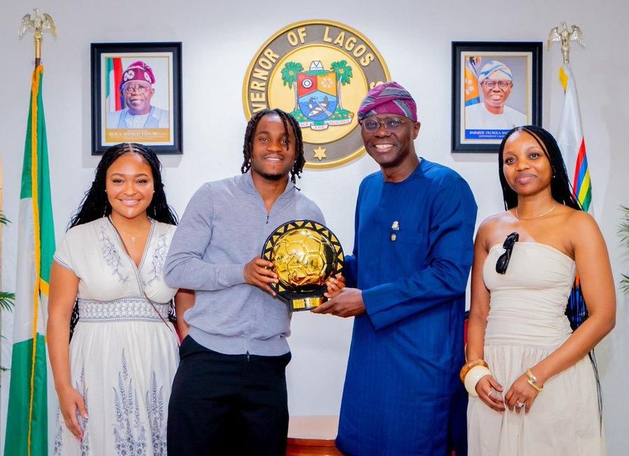 Watch: Ademola Lookman presents CAF POTY Award to Governor Babajide Sanwo-Olu in Lagos