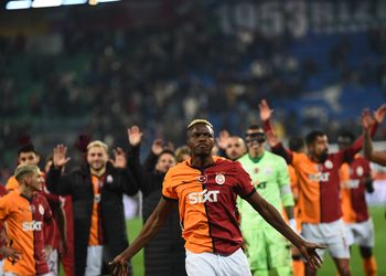 “He’s the best striker in Turkïye” – Former Beşiktaş midfielder heaps praise on Osimhen, rates him higher than Moroccan striker