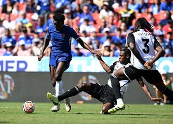 EPL: Fulham star invites former Super Eagles man Austin Eguavoen to watch Crystal Palace clash