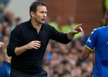 ‘I like to see Alex Iwobi limping but still trying to help the team’-Rafael Benitez praises on Alex Iwobi