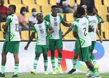 Superb Simon help Nantes claim big result against star-studded Parisiennes