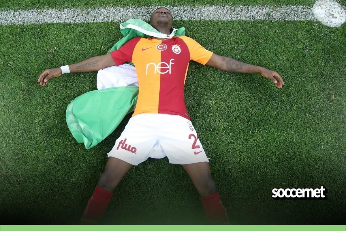 Henry Onyekuru celebrates in Galatasaray shirt