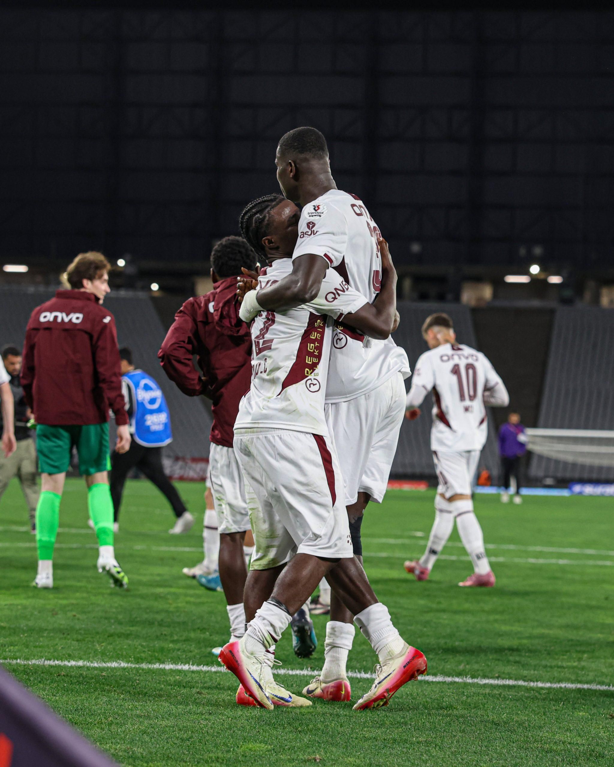 Paul Onuachu celebrates goal with Trabzonspor teammate