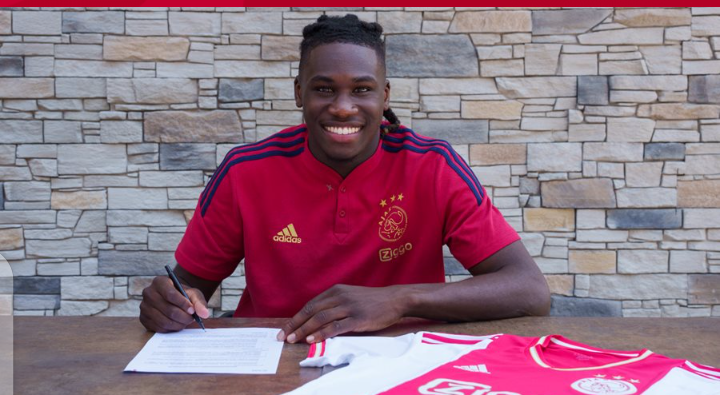 Bassey joins Ajax