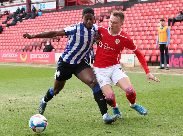 Nigeria and FC Dallas defender Osaze Urhoghide (l). 
