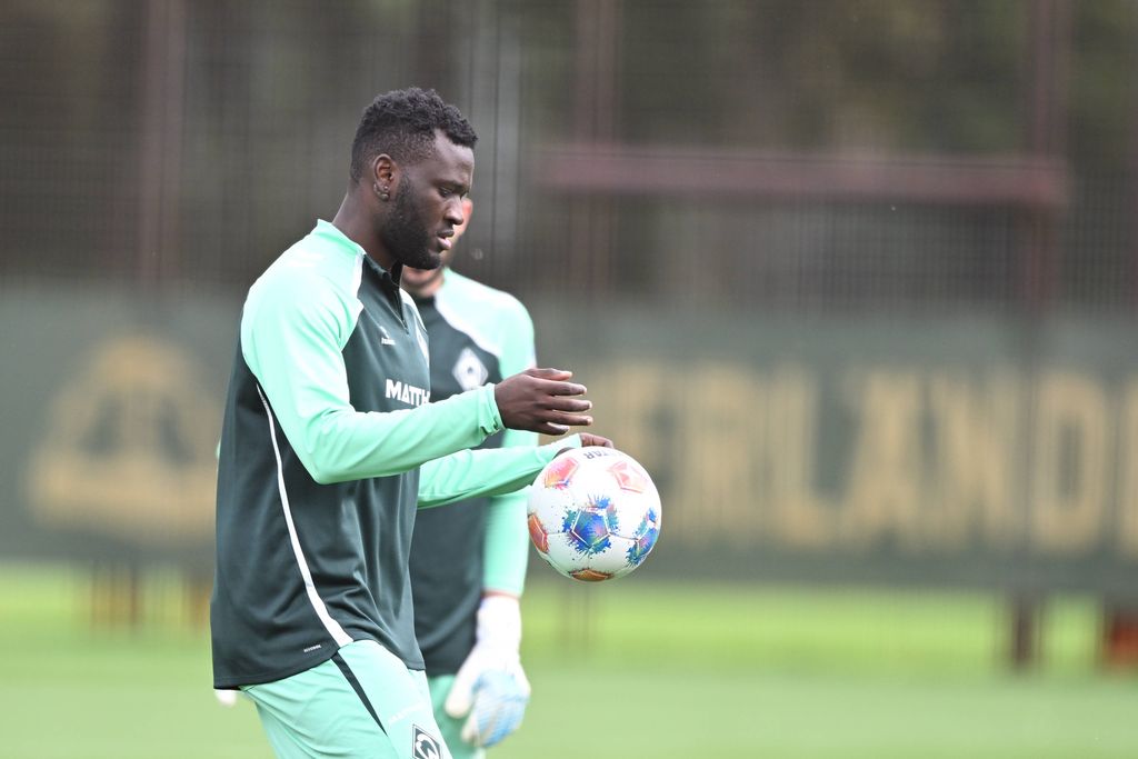 Victor Boniface in training at Werder Bremen