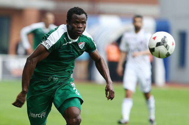 Watch: Ex-Super Eagles star Taye Taiwo, Didier Drogba, others join President Macron in Charity Match