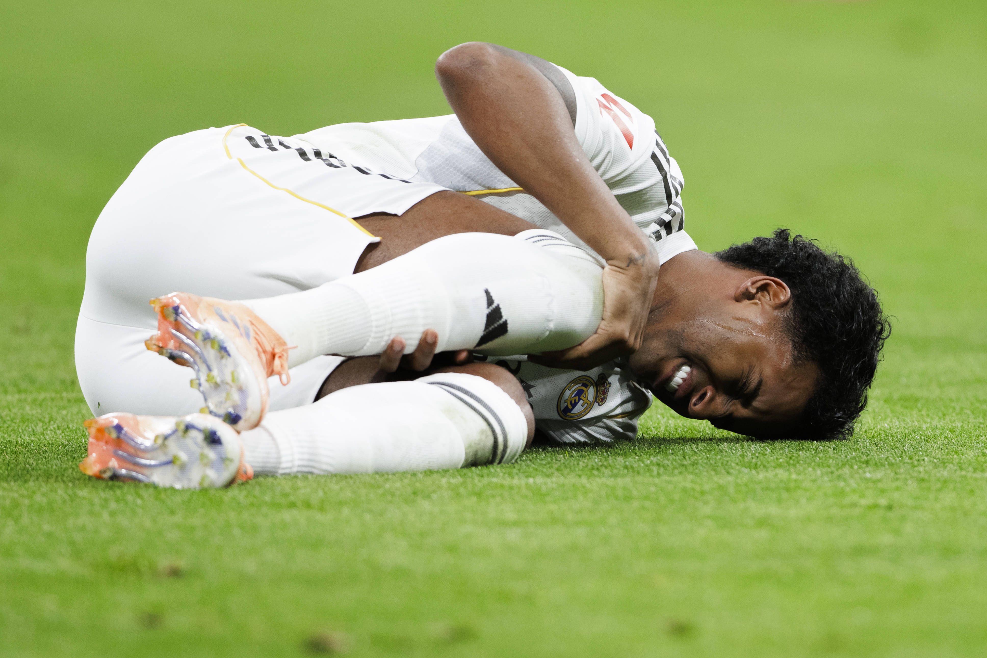 Rodrygo goes of Real Madrid is injured during the La Liga 2025/26 match between Real Madrid and Real Betis