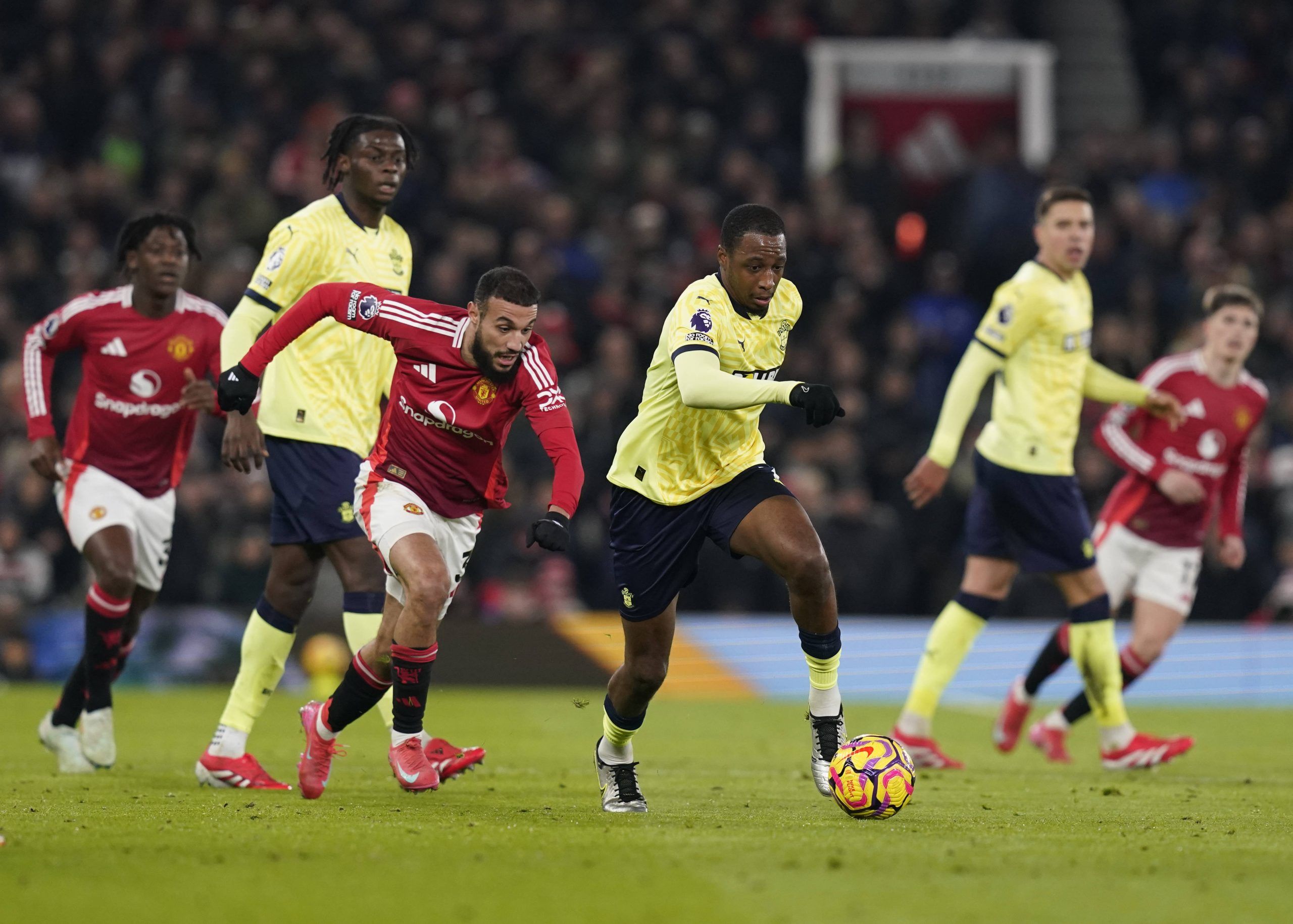 Joe Aribo in action for Southampton