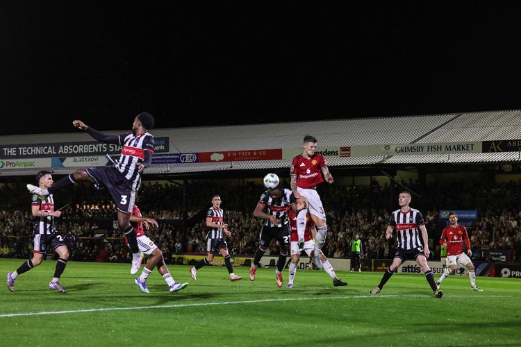 Daughter of Nigerian billionaire trolls Manchester United after Grimsby Cup shock