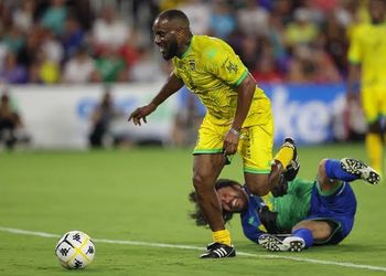 Okocha joins Ronaldinho, Claude Makelele in PSG Legends’ Qatar Tour