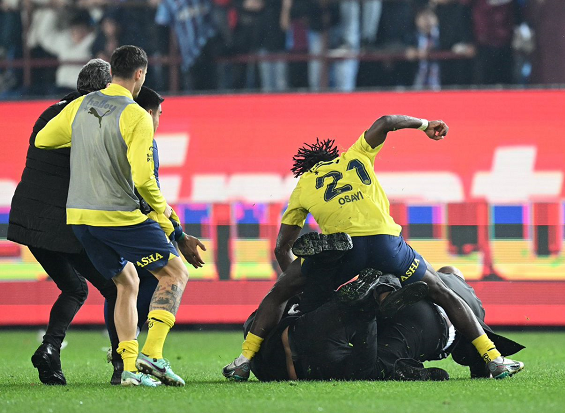 Turkish Federation finally give verdict on Bright Osayi-Samuel’s encounter with fan in Fenerbahce vs Trabzonspor clash