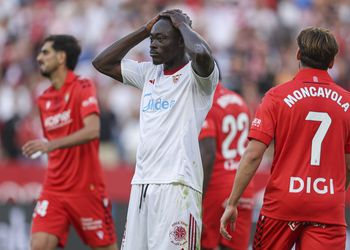 Report: Alaves set to swoop in for record-breaking Super Eagles striker