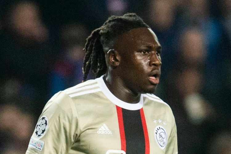 EX-Bayern Munich star backs Bassey to succeed at Ajax amid criticism