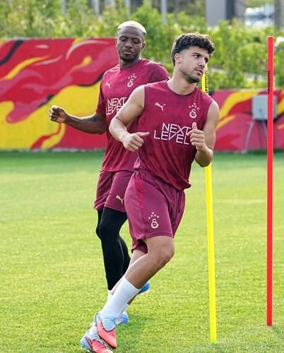 Victor Osimhen back in Galatasaray training