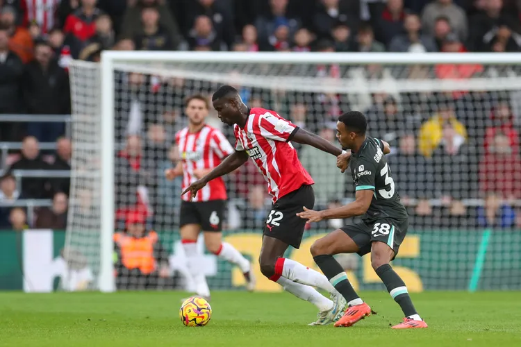 Photo: Southampton fans hype Onuachu with bold message after Wolves defeat