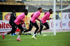 Ex-Super Eagles GK Points Out Akpeyi’s Flaw Denying Him Nigeria’s Number 1 Gloves