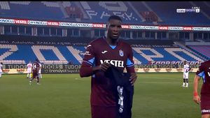 WATCH: Nigeria’s Paul Onuachu nets 18 minute hat-trick in six-goal Trabzonspor thriller with Gaziantep in Turkey