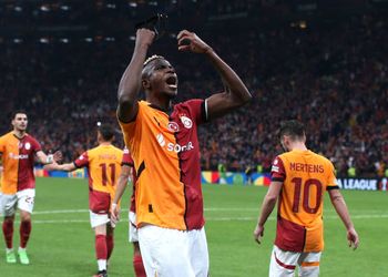 “He’s the best striker in Turkïye” – Former Beşiktaş midfielder heaps praise on Osimhen, rates him higher than Moroccan striker