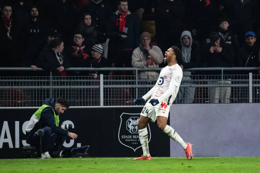 Chuba Akpom in action for LOSC Lille