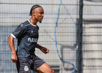 Super Eagles Europe Watch: Sanusi helpless as Porto lose 58-game unbeaten run; Onyedika, Ezeh shine