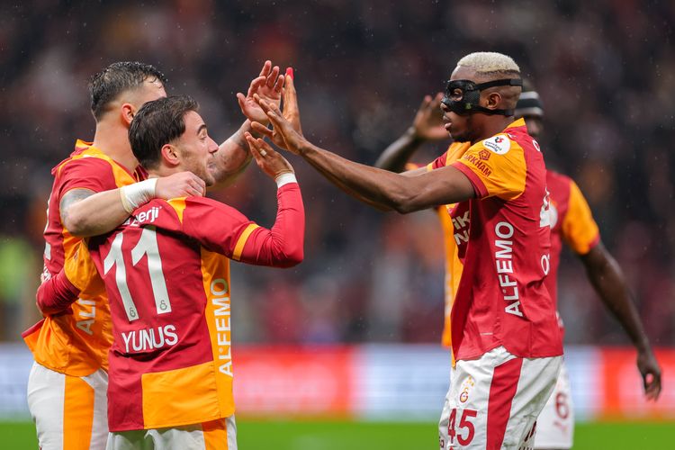 Victor Osimhen overtakes Bafetimbi Gomis, edges closer to Galatasaray goals record