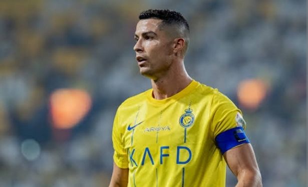 Watch: Fans mobbed Ronaldo’s Al Nassr team bus ahead of AFC Champions League tie in Iran