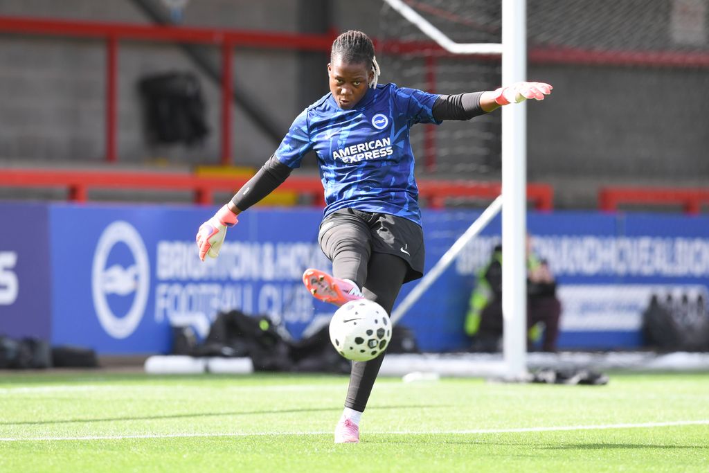 Chiamaka Nnadozie Goalkeeper of Brighton and Hove Albion warms up before the Women s Super League match between Brighton and Hove Albion Women and West Ham United