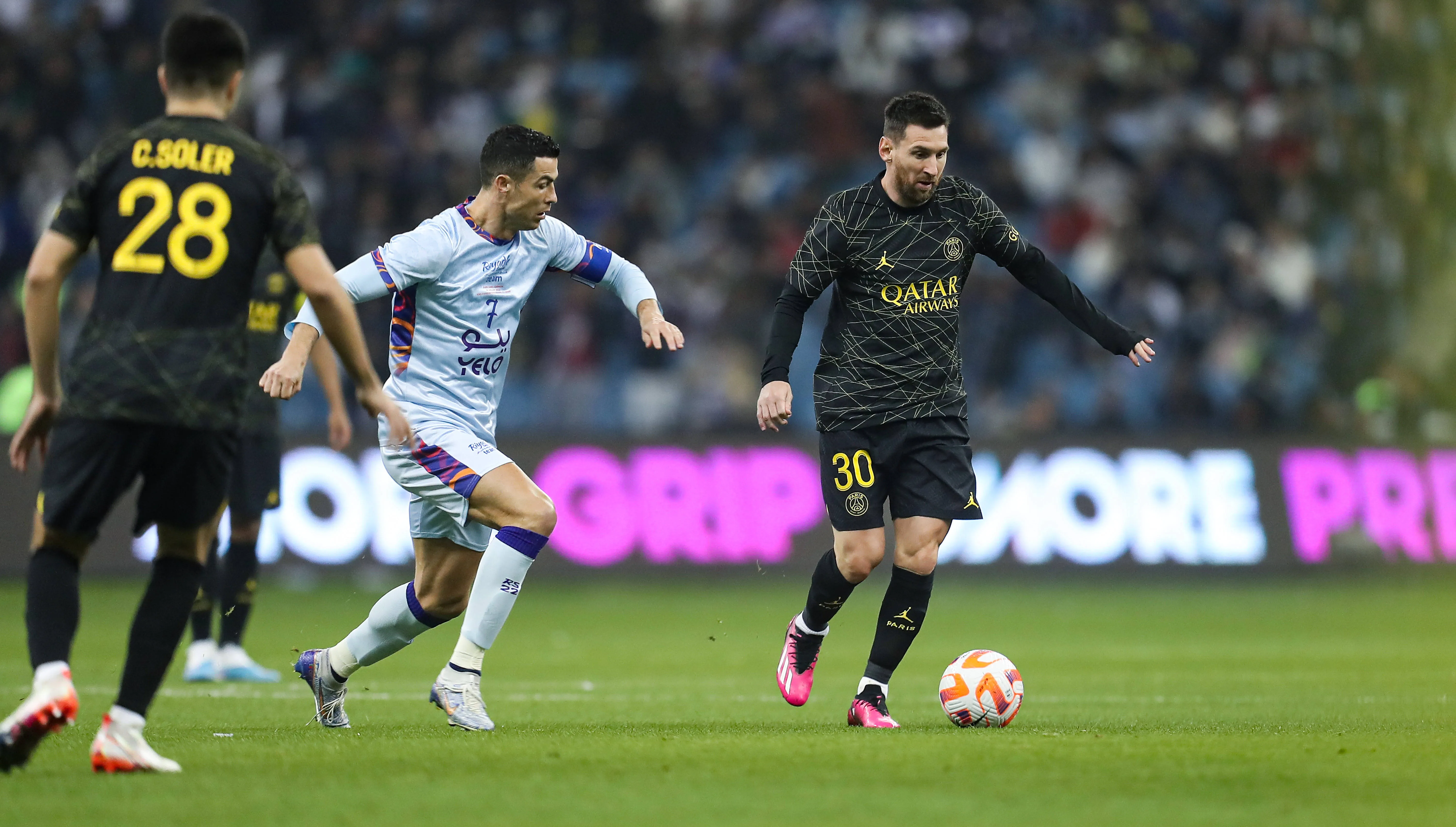 Lionel Messi R and Cristiano Ronaldo