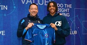 17-year-old Nigeria-eligible defender pens professional deal with Chelsea