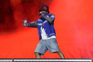 Love the Energy! – Afrobeats Superstar Wizkid laps up new Super Eagles squad