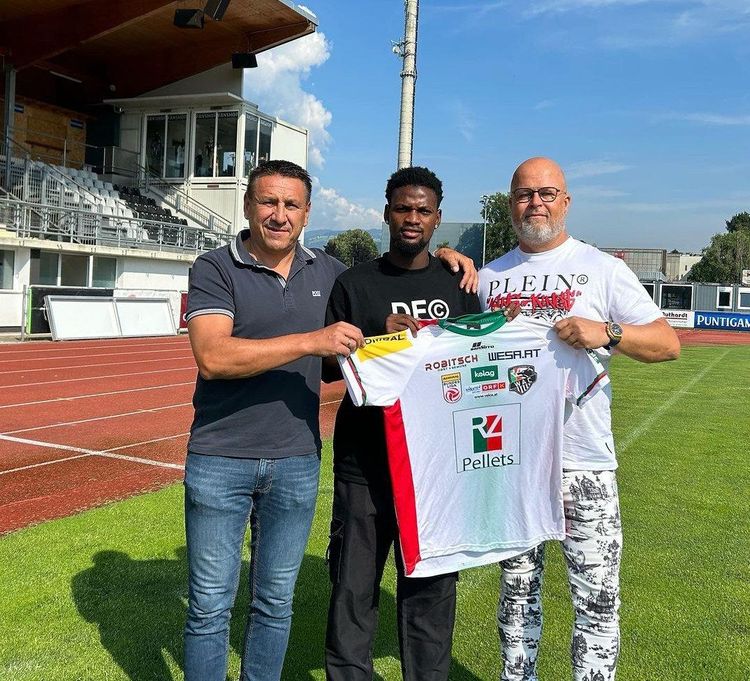 Nigerian midfielder Samson Tijani