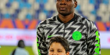 “Absolute nonsense” – Nigerian goalkeeper blasted after bizarre own goal in Ukraine – WATCH