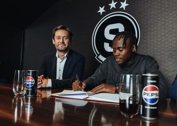 Arsenal hero talks up Sparta Prague’s signing of Nigerian striker