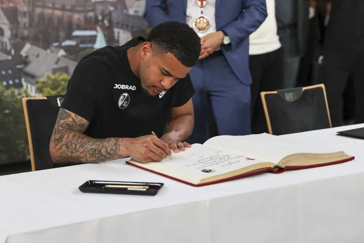Napoli vs Marseille: Italian giants enter race for €15m Super Eagles target