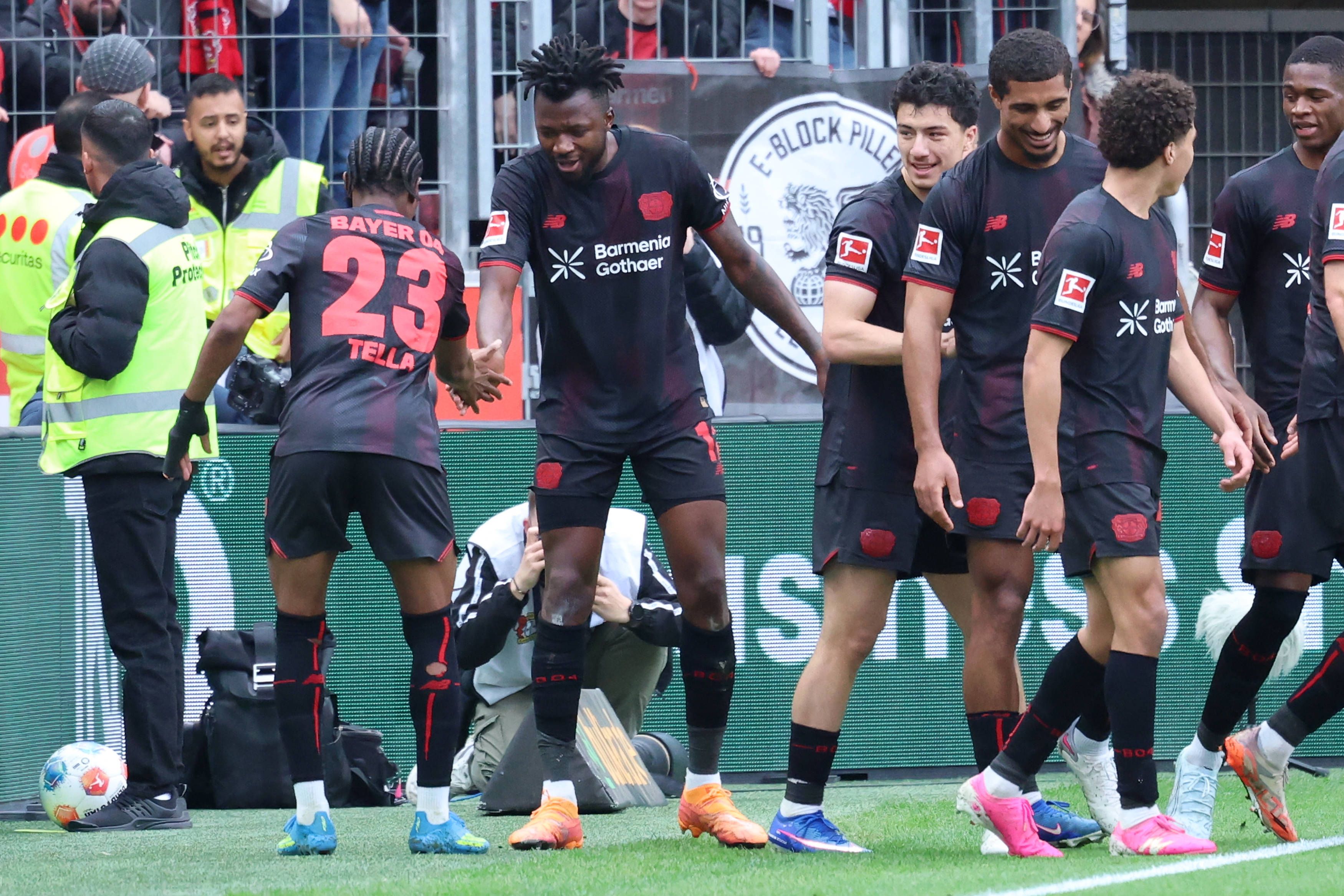 Nathan Tella and Bayer Leverkusen emanates celebrate goal