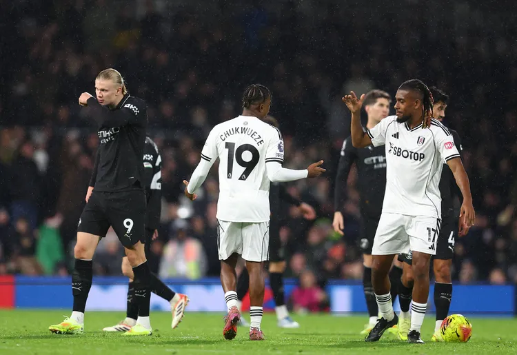 “He is killing me” – Samuel Chukwueze “berates” Calvin Bassey in Super Eagles camp over Fulham incident － Watch video