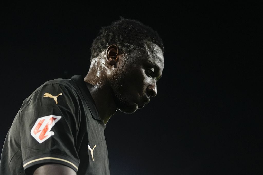 Umar Sadiq looks on during the Spanish league, LaLiga EA Sports, football match played between Real Betis and Valencia CF