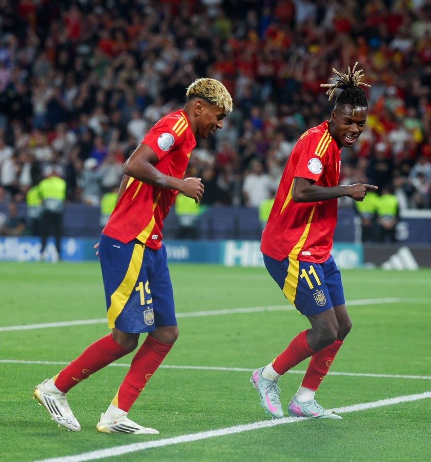 Lamine Yamal and Nico William for Spain