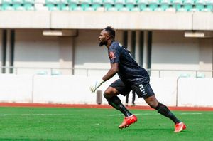 Kaizer Chiefs eye Lobi Stars goalkeeper amidst club crisis