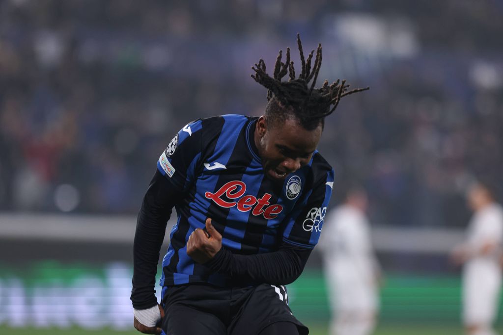 Ademola Lookman celebrates after scoring goal during the 2024/2025 Uefa Champions League match between Atalanta and Sturm Graz at Gewiss Stadium in Bergamo