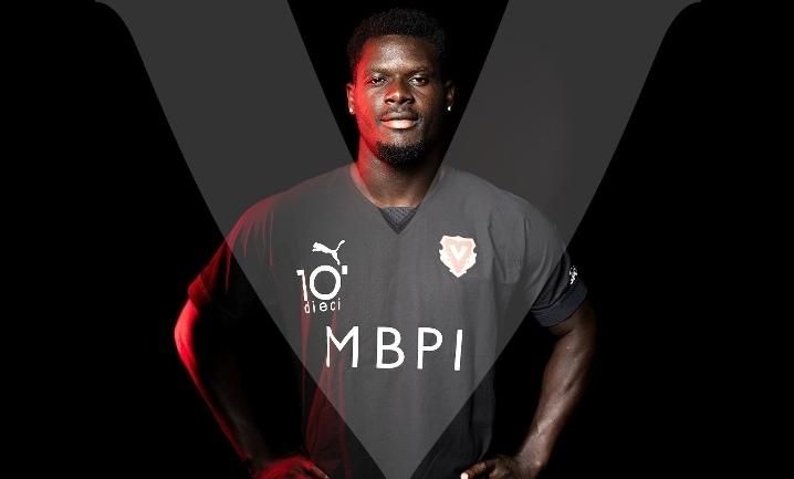 Official: Ex-Sunshine Stars striker quits FC Vaduz for 20-time Hungarian champions