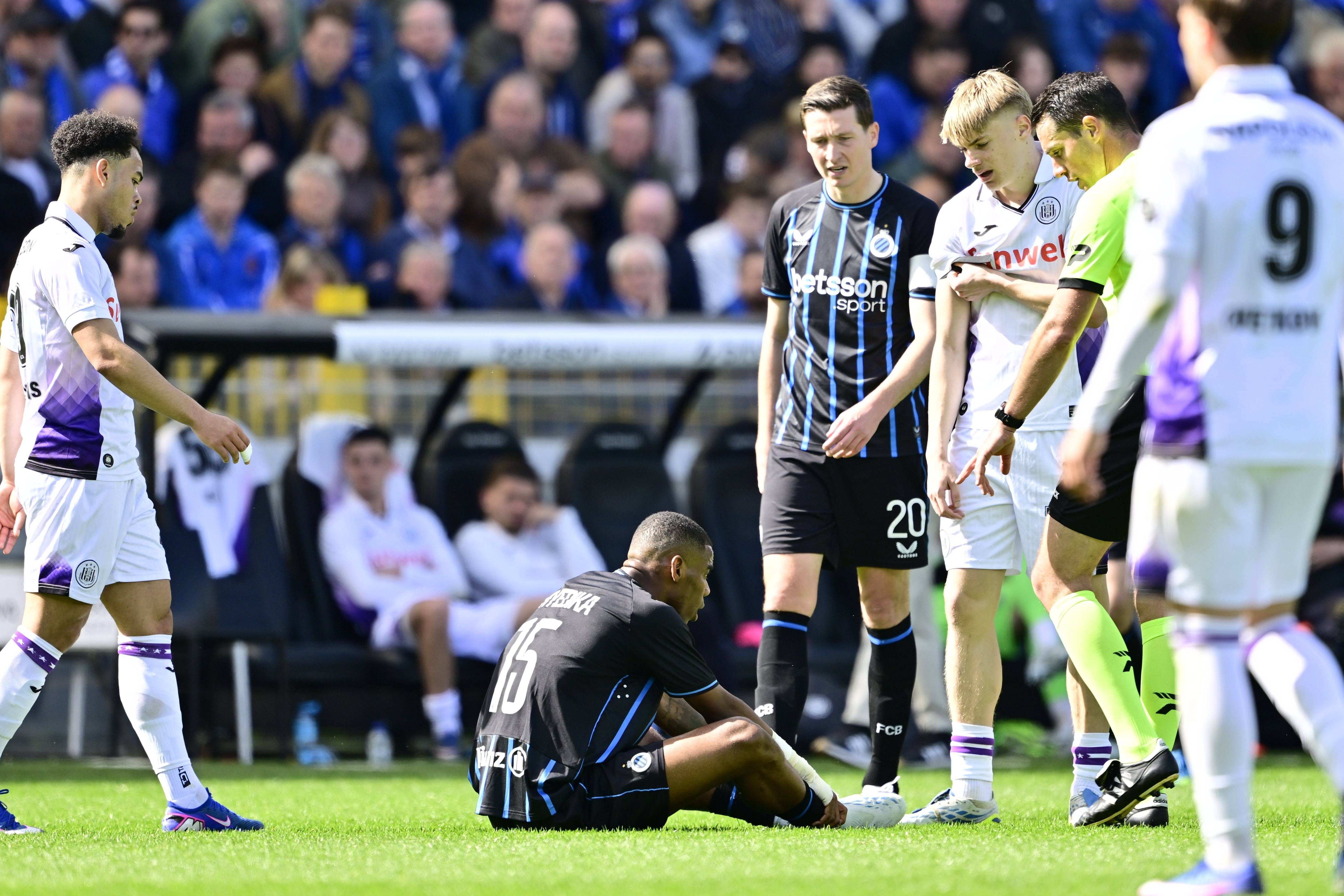 Onyedika Nwadike Raphael midfielder of Club Brugge during the Jupiler Pro League Champions Play-Off match between Club Brugge and RSC Anderlecht on April 6, 2026 in Brugge, Belgium.