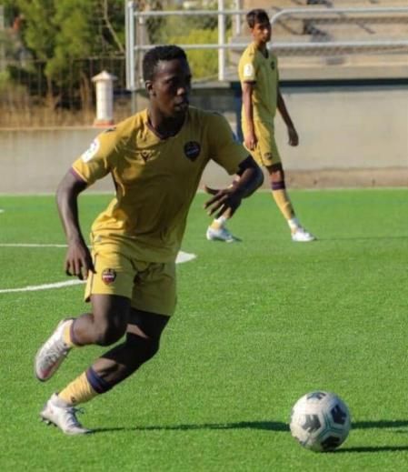 Ibrahim Afolabi Oseni: Barcelona to battle Villarreal for Nigerian teen sensation