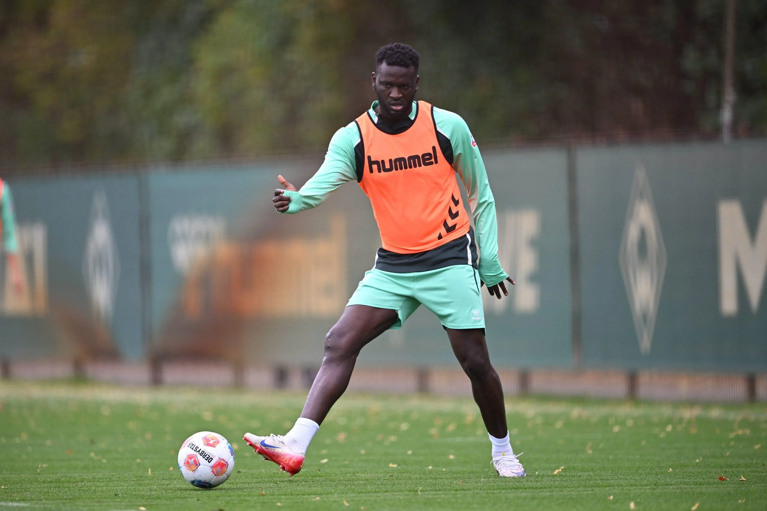 Victor Boniface in training at Werder Bremen