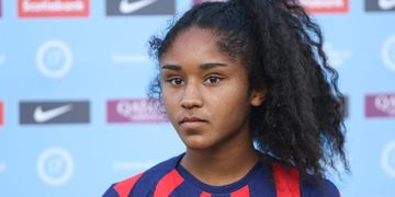 WATCH- ‘Have it back’ -Bizarre scene as fan hurls Iwobi’s shirt back at him