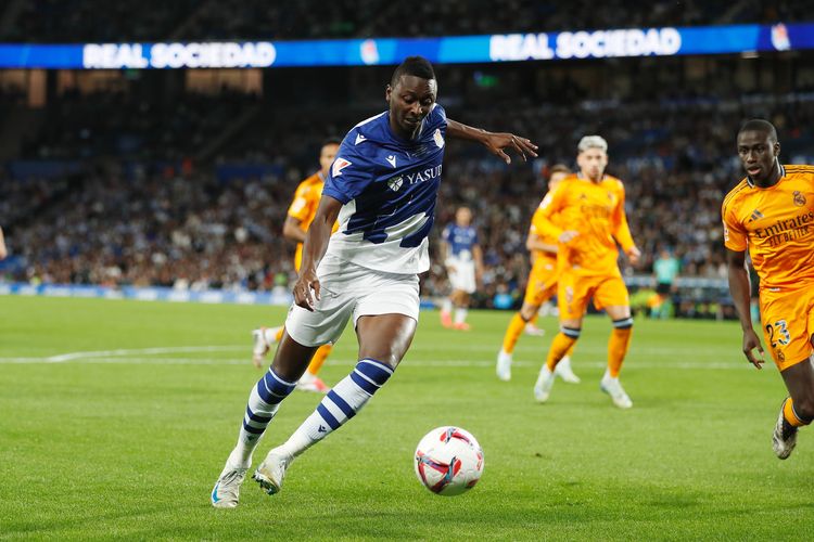 “I didn’t get that” – Sadiq Umar reveals why he left Real Sociedad to join Valencia