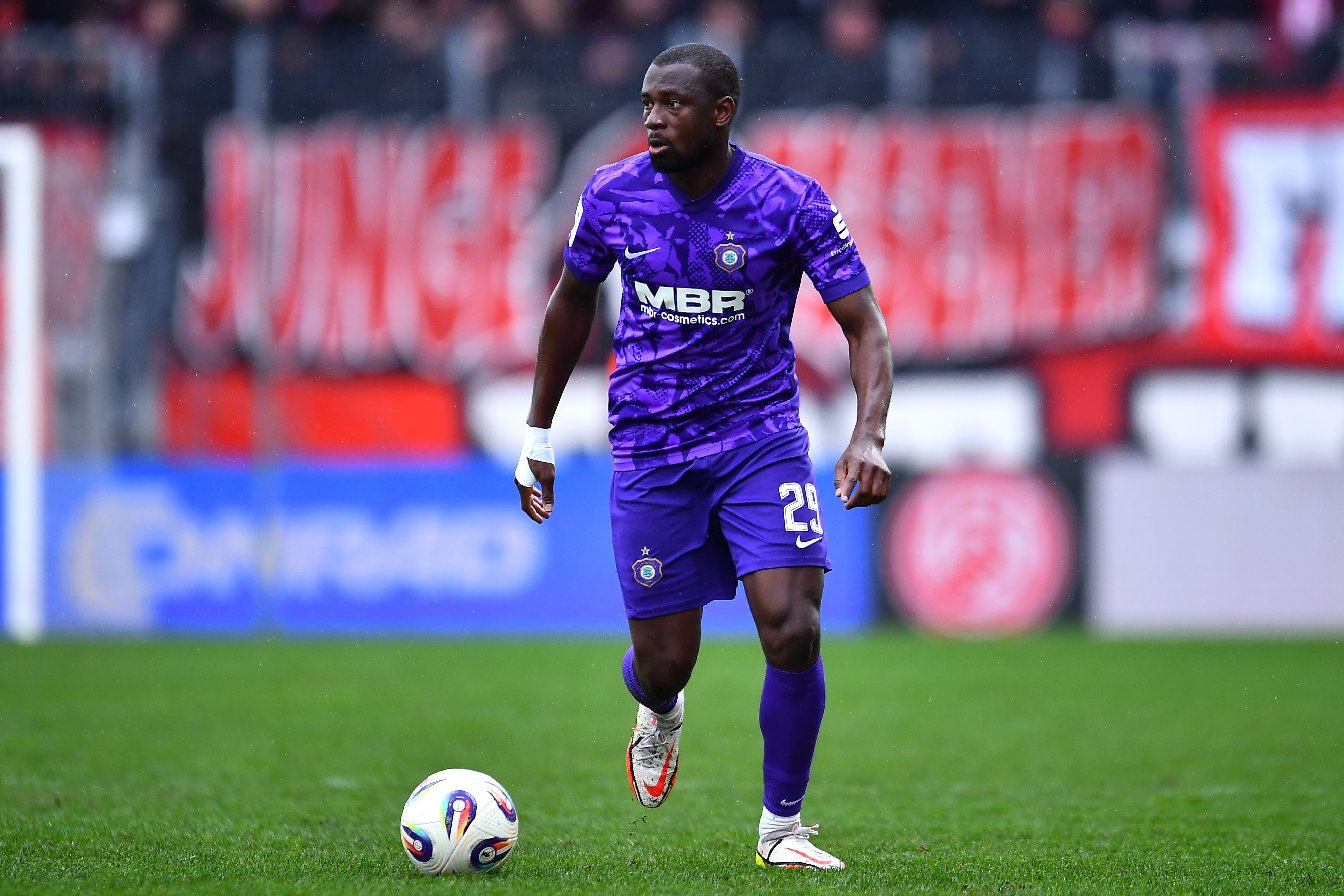 Jamilu Collins at Aue